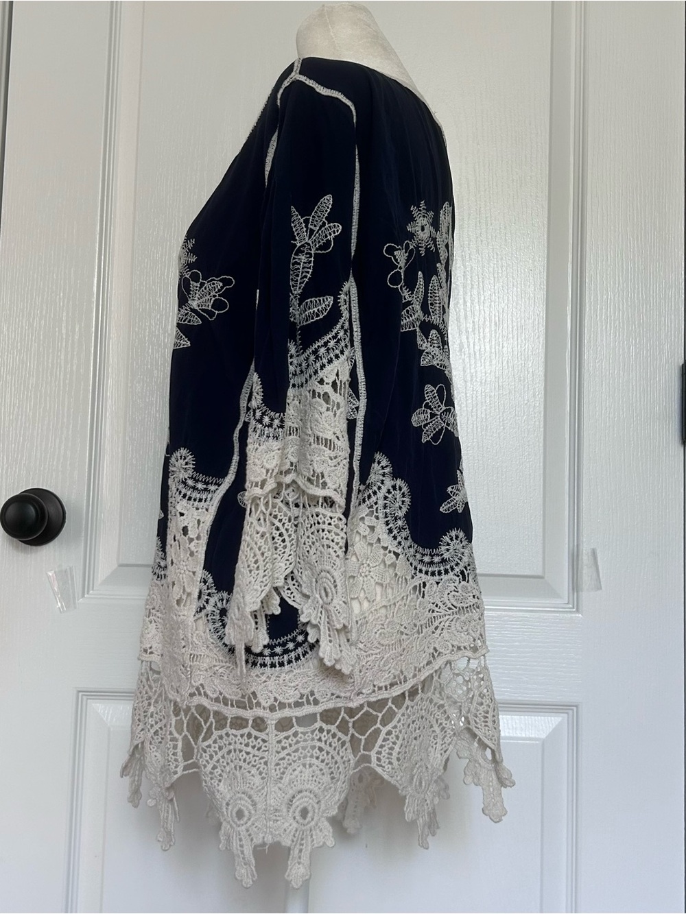 Navy Blue Tunic with Cream Crochet Lace Trim 100% Rayon Boho Size XL - Picture 5 of 9